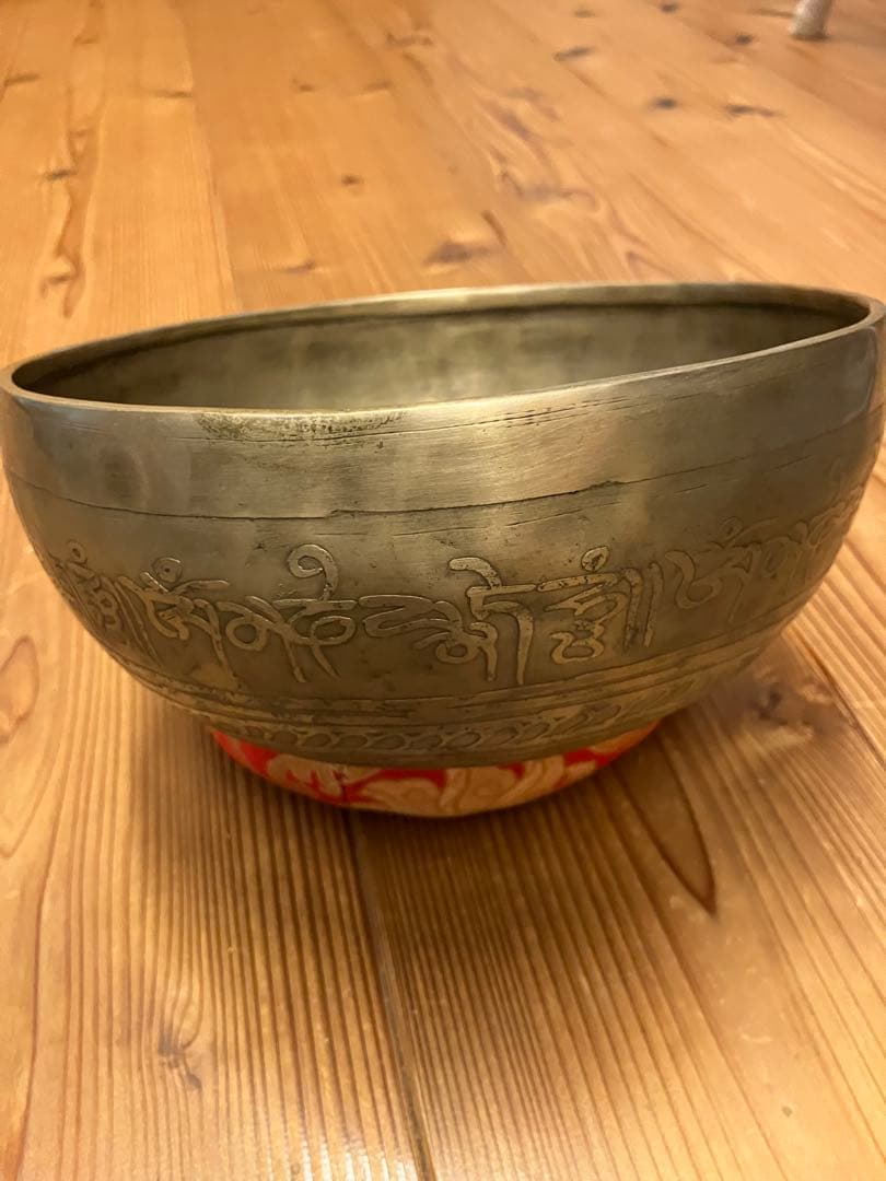 シンギングボウル Amazon | シンギングボウル 満月ボウル 倍音の響きで気持ちを整える