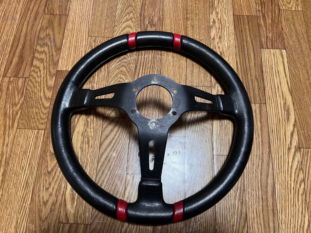 MOMO DRIFTING ステアリング 35パイ ディープコーン - メルカリ
