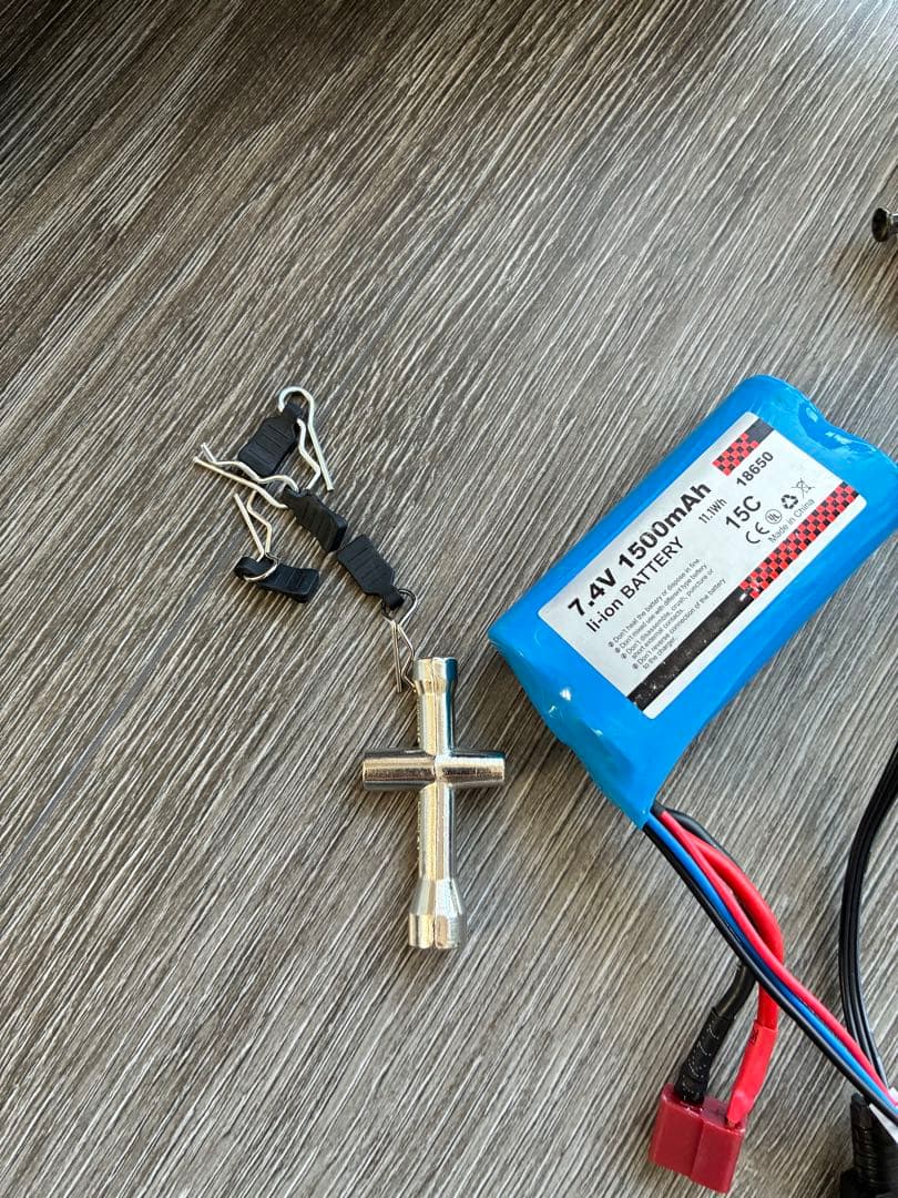 カスタム品 ラジコン 高速 メタルパーツ バッテリーは一個です