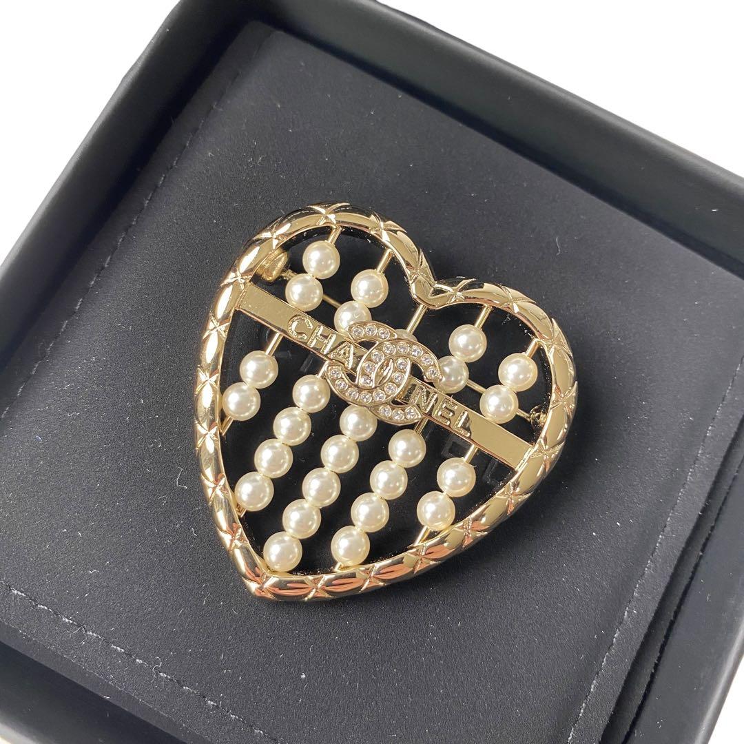 未使用 シャネルCHANEL メティエダール コレクション ブローチ B25A