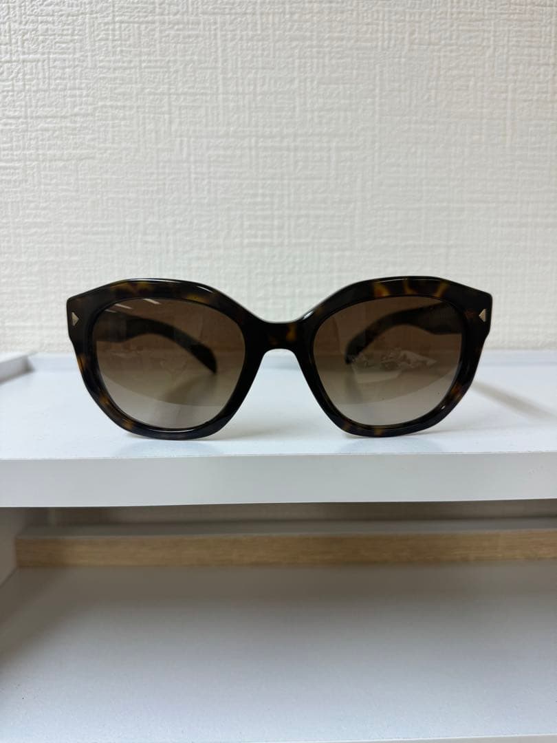 2026年SALE！PRADA美品！ 定番キャットアイサングラス！ - メルカリ