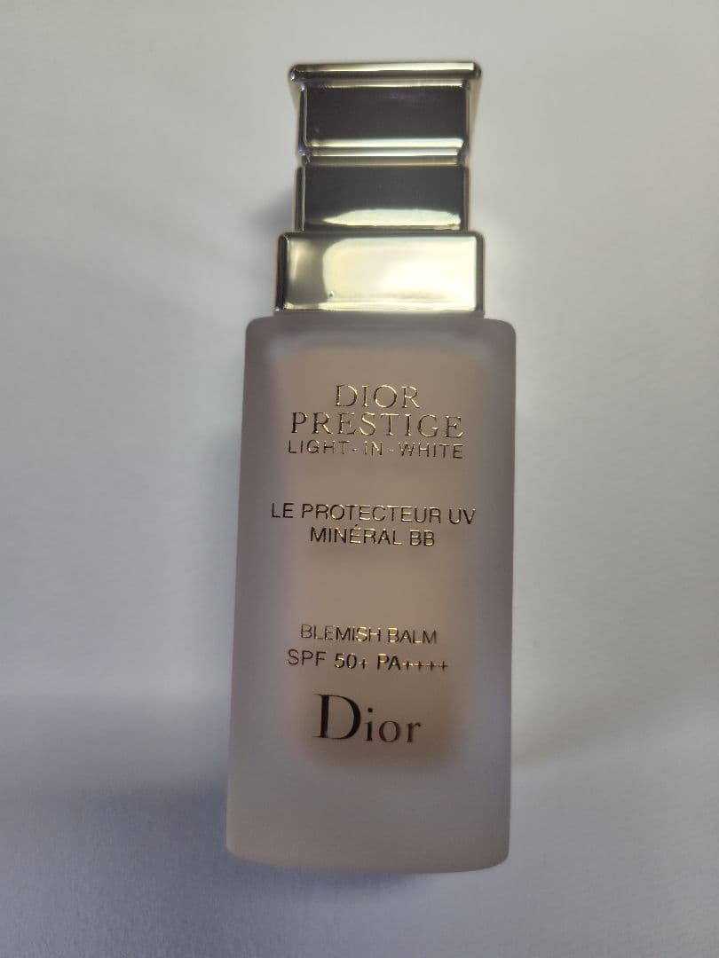 新品プレステージ ホワイトル プロテクター UV ミネラル BB 01 30ml ディオール / プレステージ ホワイト ル プロテクター UV ミネラル BB