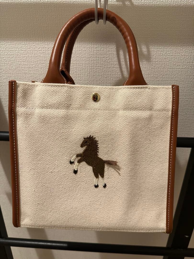 【美品】Seventen ワンポイント刺繍トートバッグ(オフホワイト/ミニ) 再入荷】ワンポイント刺繍トートバッグ(オフホワイト/ミニ) - seventen