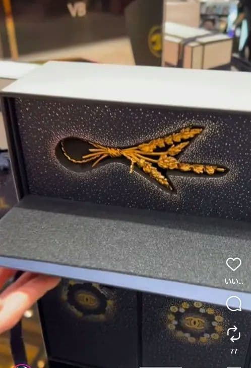 CHANEL アドベントカレンダー 限定 シャネル N°5」のアドベントカレンダー、人気香水＆リップ入りの21年