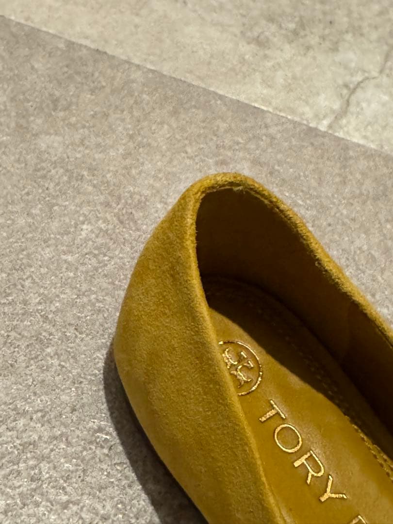 Tory Burch 23.5cm フラットシューズ スエード 黄色 ロゴ