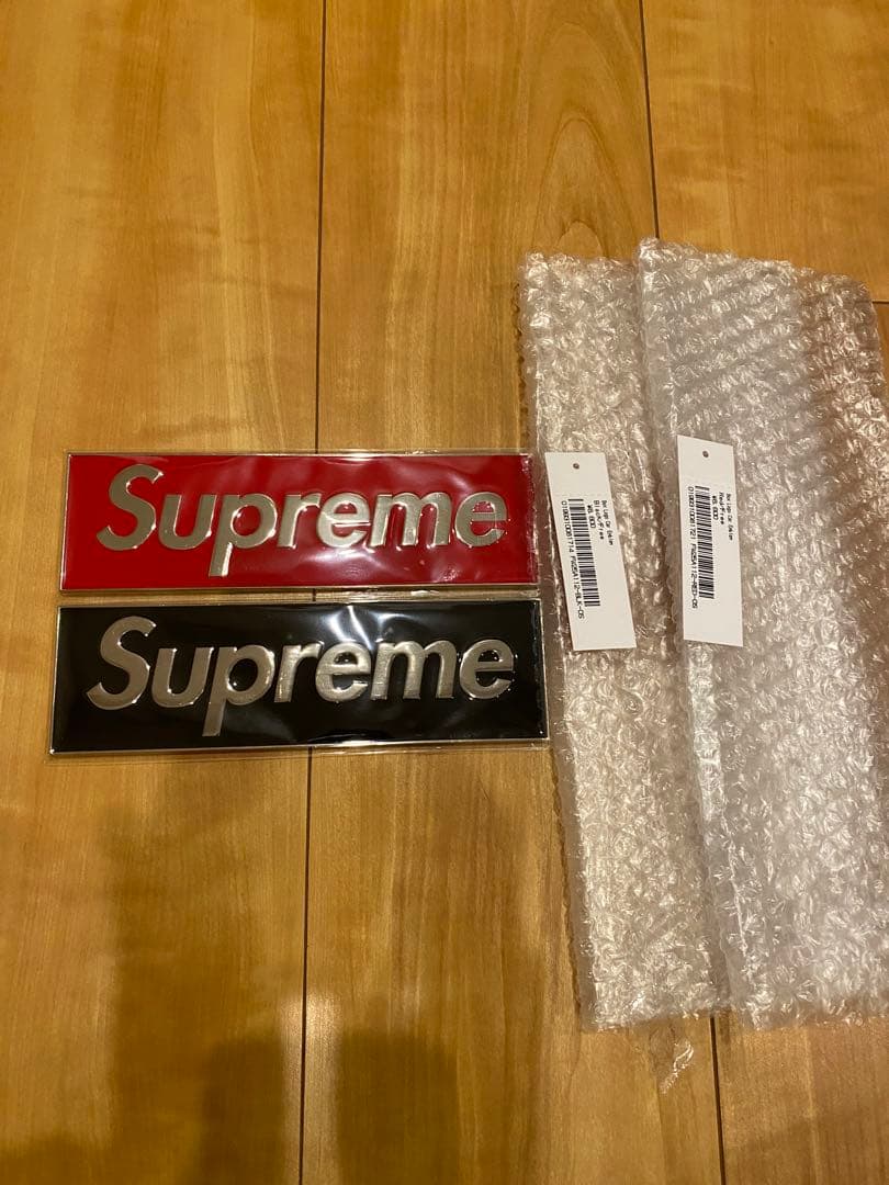 小物 supreme box logo car emblem 2color set 2色セット】Supreme Box Logo Car Emblem｜Yahoo!フリマ（旧PayPayフリマ）