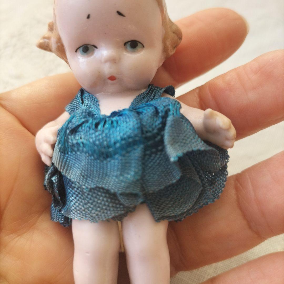 ドイツ　アンティーク　HERTWIG ビスクドール　リボンの女の子　8.5cm