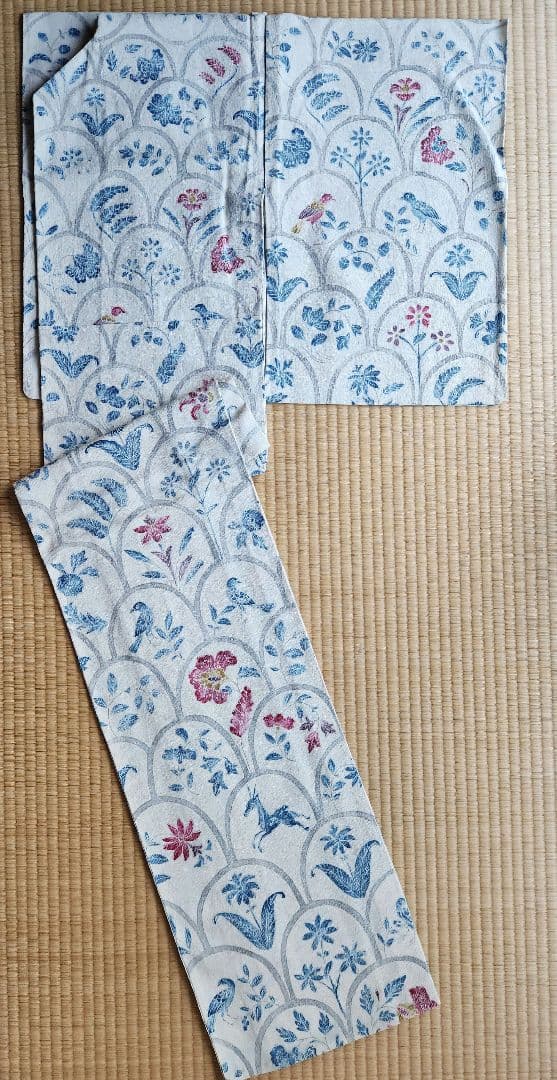 東雲ちりめん単衣 青海波に草花、鹿、鳥 付け下げ小紋 状態良好 - メルカリ