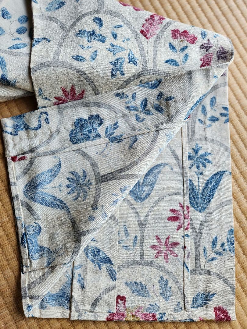 東雲ちりめん単衣 青海波に草花、鹿、鳥 付け下げ小紋 状態良好 - メルカリ