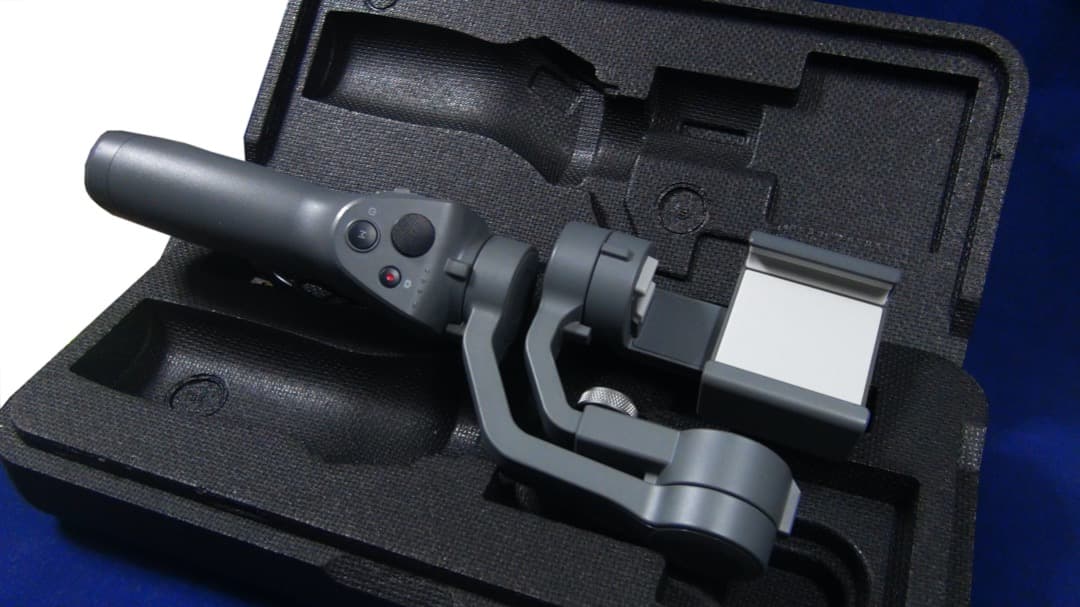 OSMO MOBILE-2  3軸ジンバル スタビライザー（美品！） Amazon.co.jp: 【国内正規品】 DJI Osmo Mobile 2 (3軸手持ちジンバル