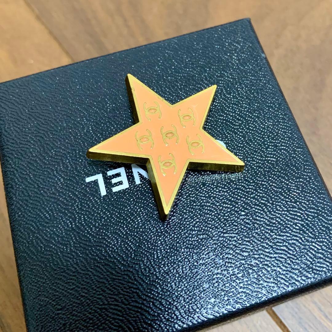 シャネル CCロゴ オレンジxゴールド スターブローチ 星型ブローチ