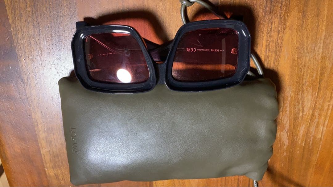 ロエベ　サングラス ロエベ 2022年秋ウィメンズコレクションからサングラスが登場