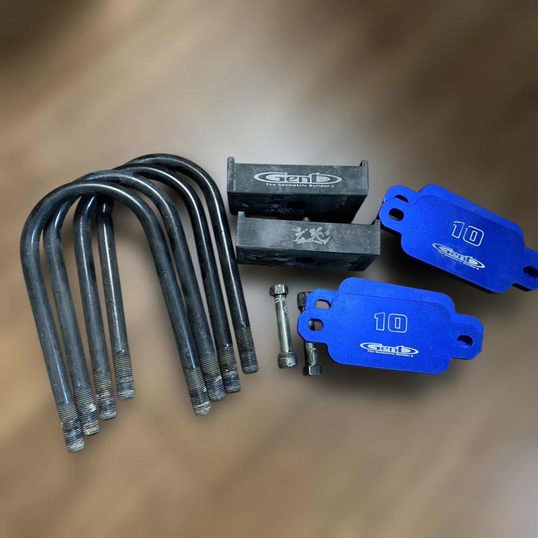 値下げ　玄武　Genbハイエース　ローダウンキット 玄武 -Genb-】ハイエース200系 2WD用 ローダウンセット【2インチ