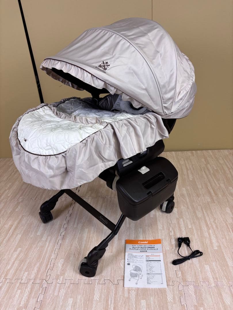 除菌洗浄済　☆美品☆　コンビ　ネムリラ　オートスウィング　プレミアム　完品 フリマ出品のため11/8まで)コンビ ネムリラ オートスウィング電動