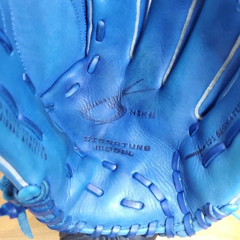 NIKE ナイキ 岩隈久志モデル 限定生産品 投手用 軟式グローブ - メルカリ