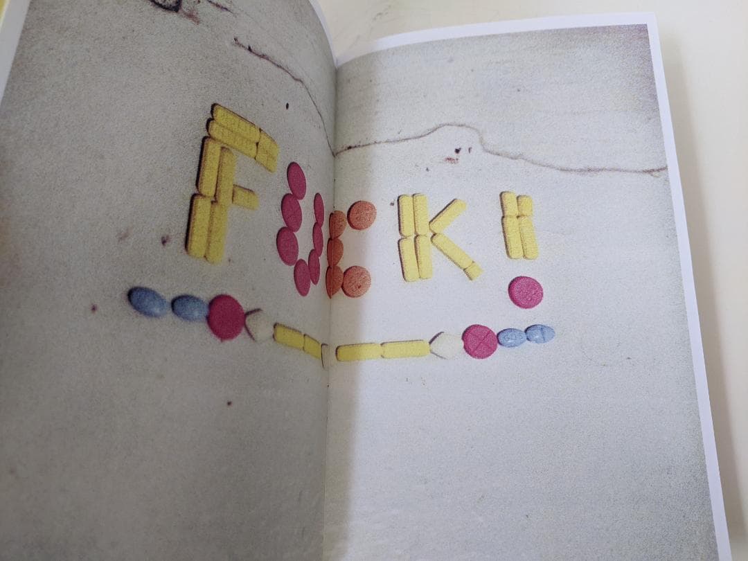 Sandy Kim - SEX DRUGS & Kodak GOLD サイン入り