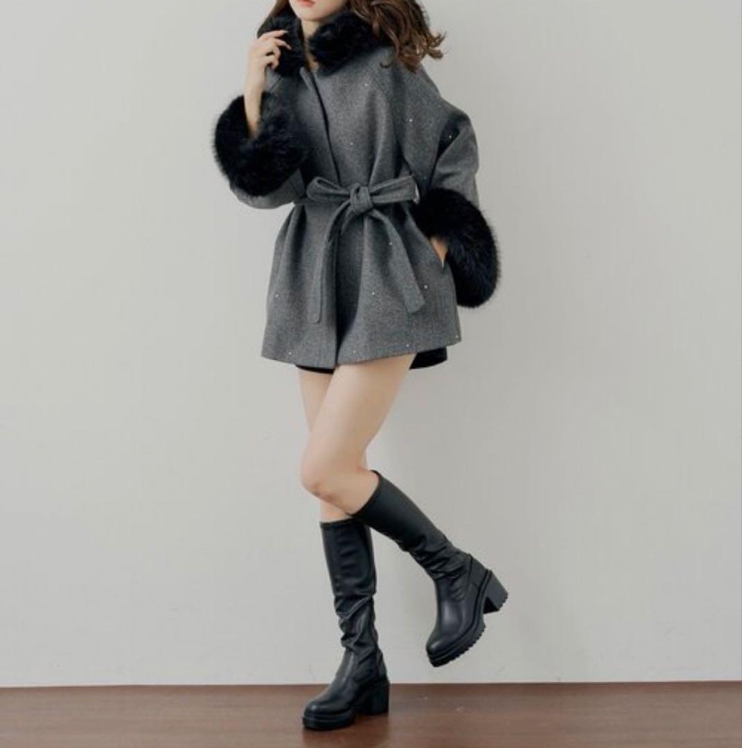 即日発送！Chico ポンチョ ビジュー付きファー襟ケープコート