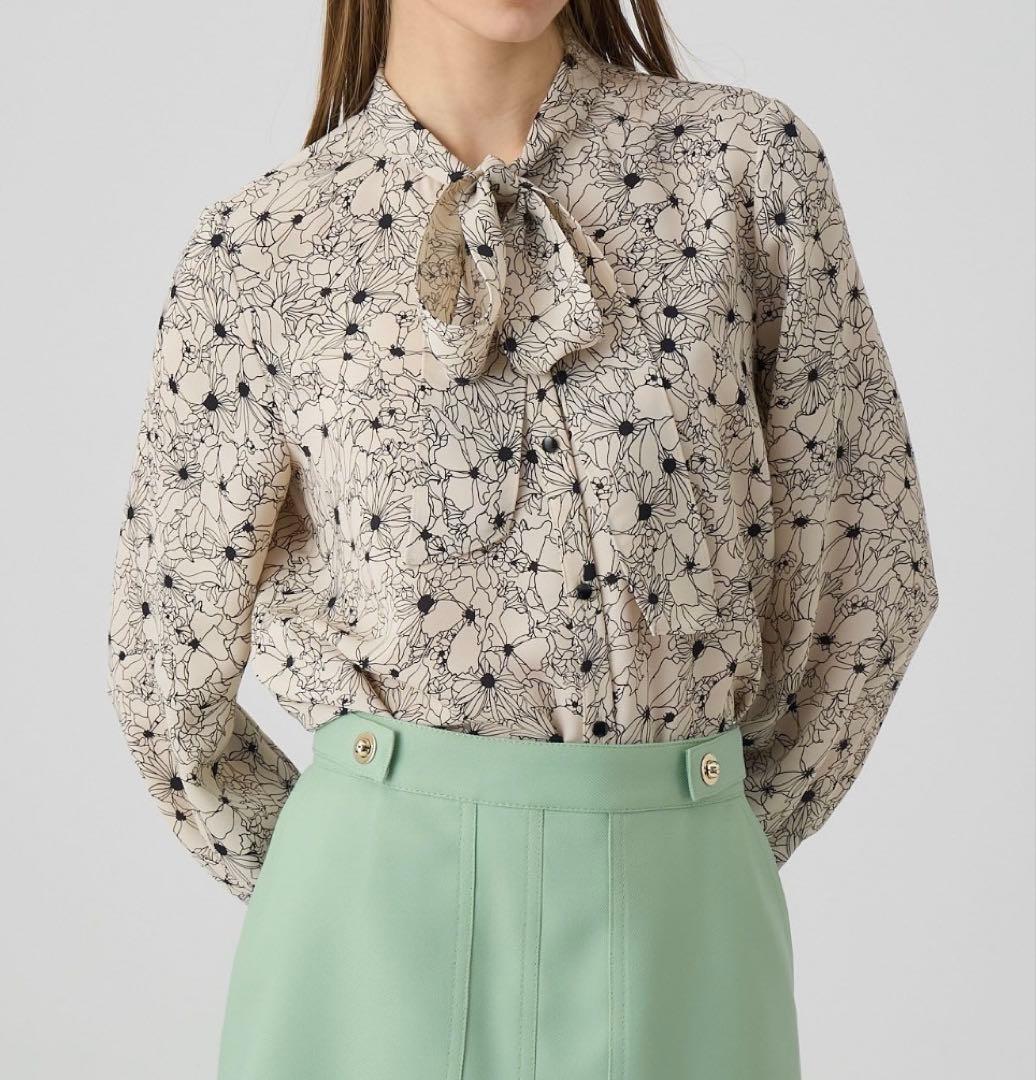 アナイ 極美品2025年ドローイングフラワープリントタイブラウス - メルカリ