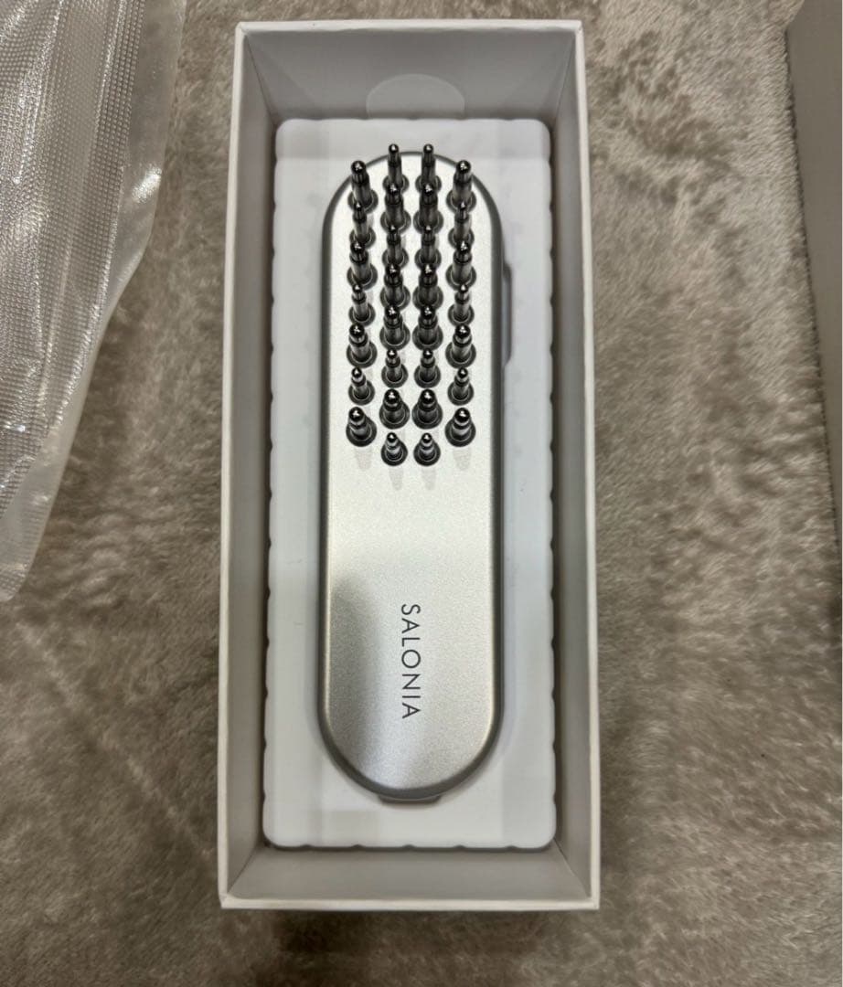 サロニア　美顔器　リフトブラシ SALONIA、筋トレ発想の美顔器「​EMSリフトブラシ 3Dケア」11月1日新