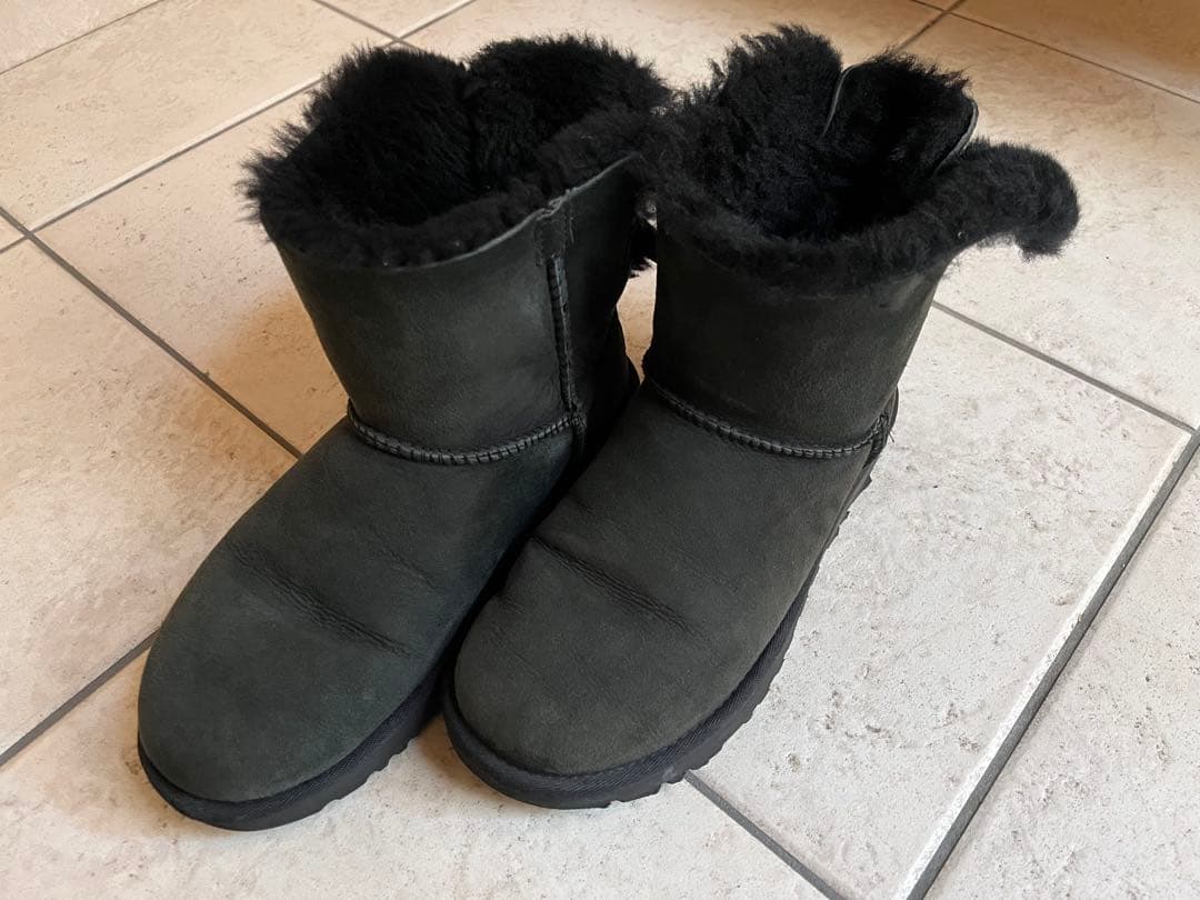 UGG アグ ブラックムートンブーツ スエード