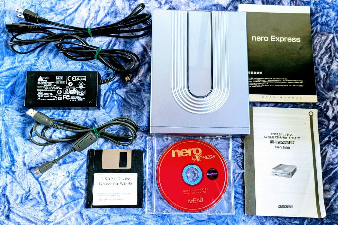ADTEC 52倍速CD−R/RWドライブAD−RW5224EU2 レトロ