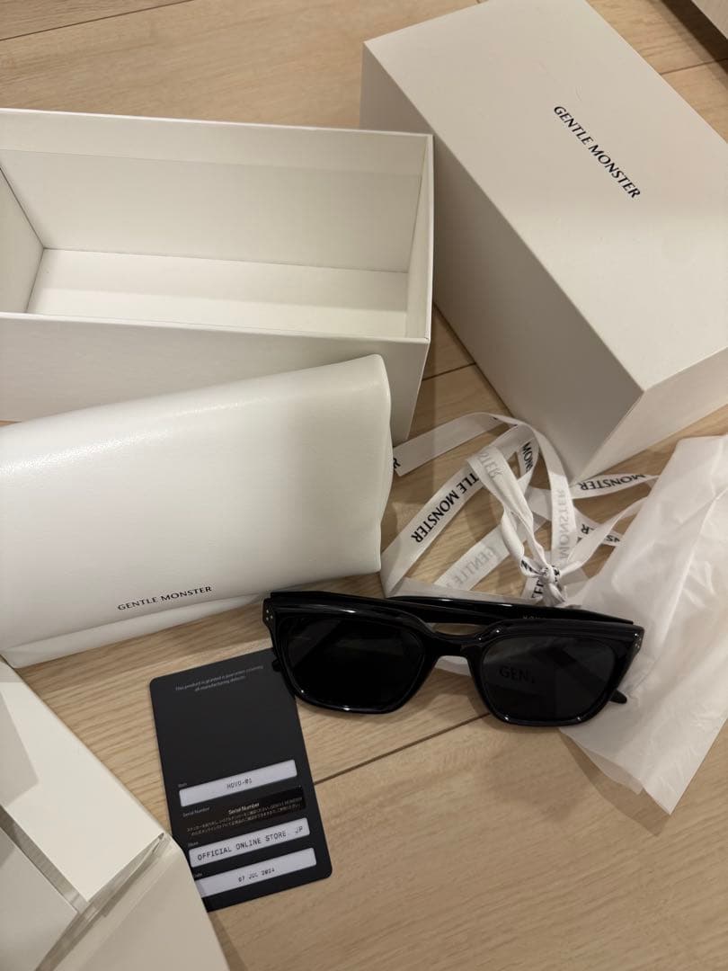 小物 GENTLE MONSTER HOVO QRCPHV9A44K1_FRONT.jpg