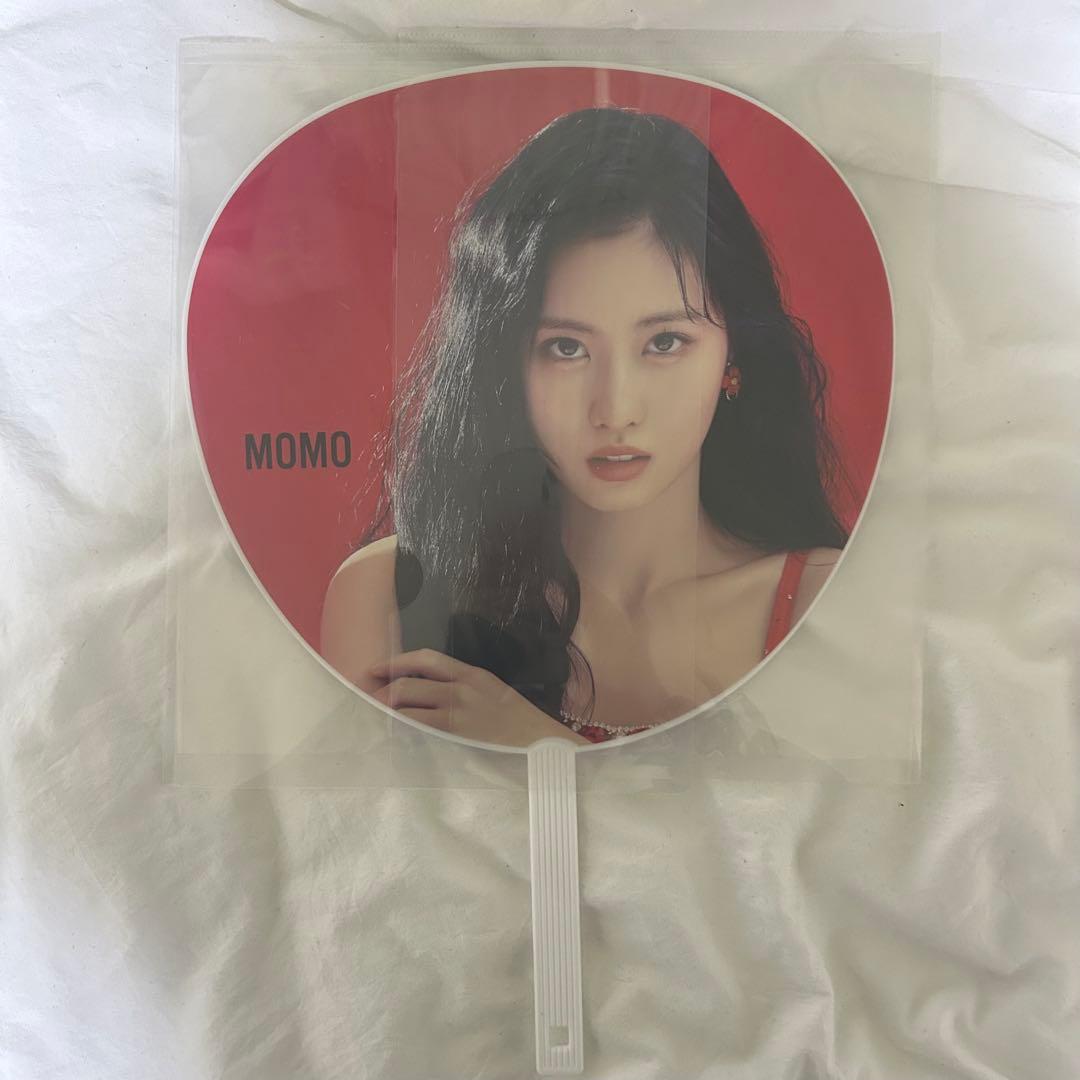 TWICE モモうちわ19枚まとめ売り - メルカリ