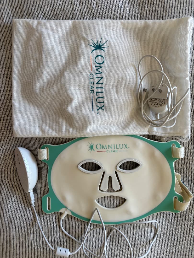 OMNILUX CLEAR 美顔器 Omnilux Clear | Blue + Red LED Device for Acne