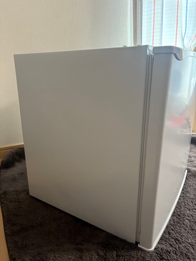 comfee1ドア冷蔵庫 2024年製 45L RCD45WH/E - メルカリ