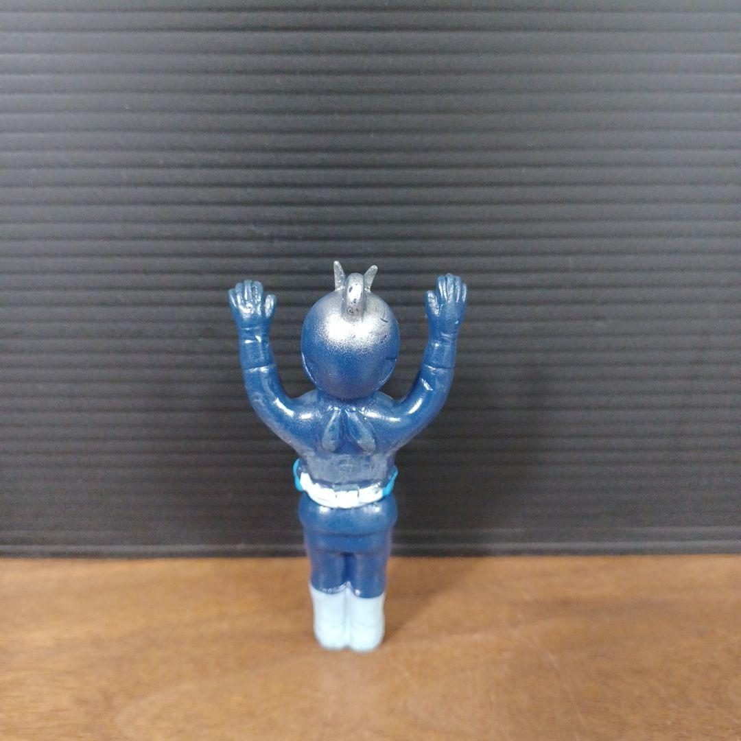 無版権 パチモノ「仮面ライダー」風ペンダント・トップ ミニソフビ