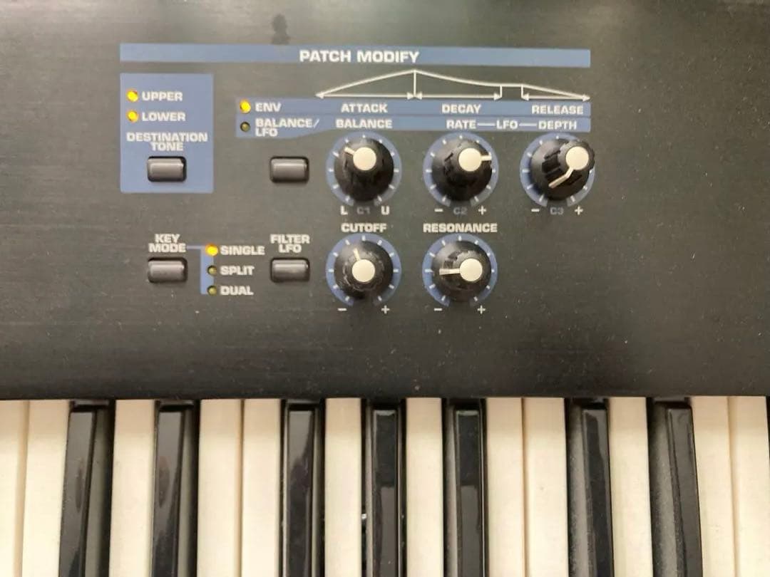 Roland JUNO D ローランド シンセサイザー 61鍵 - メルカリ