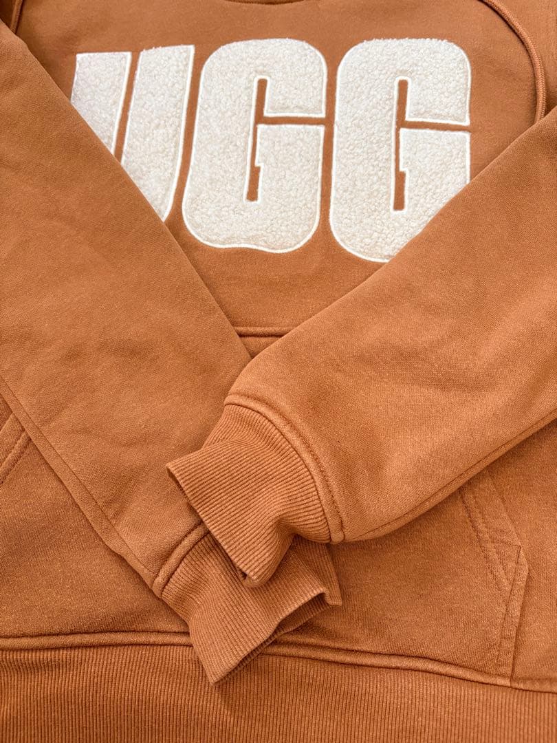 《美品》UGG ロゴ フードパーカー XS