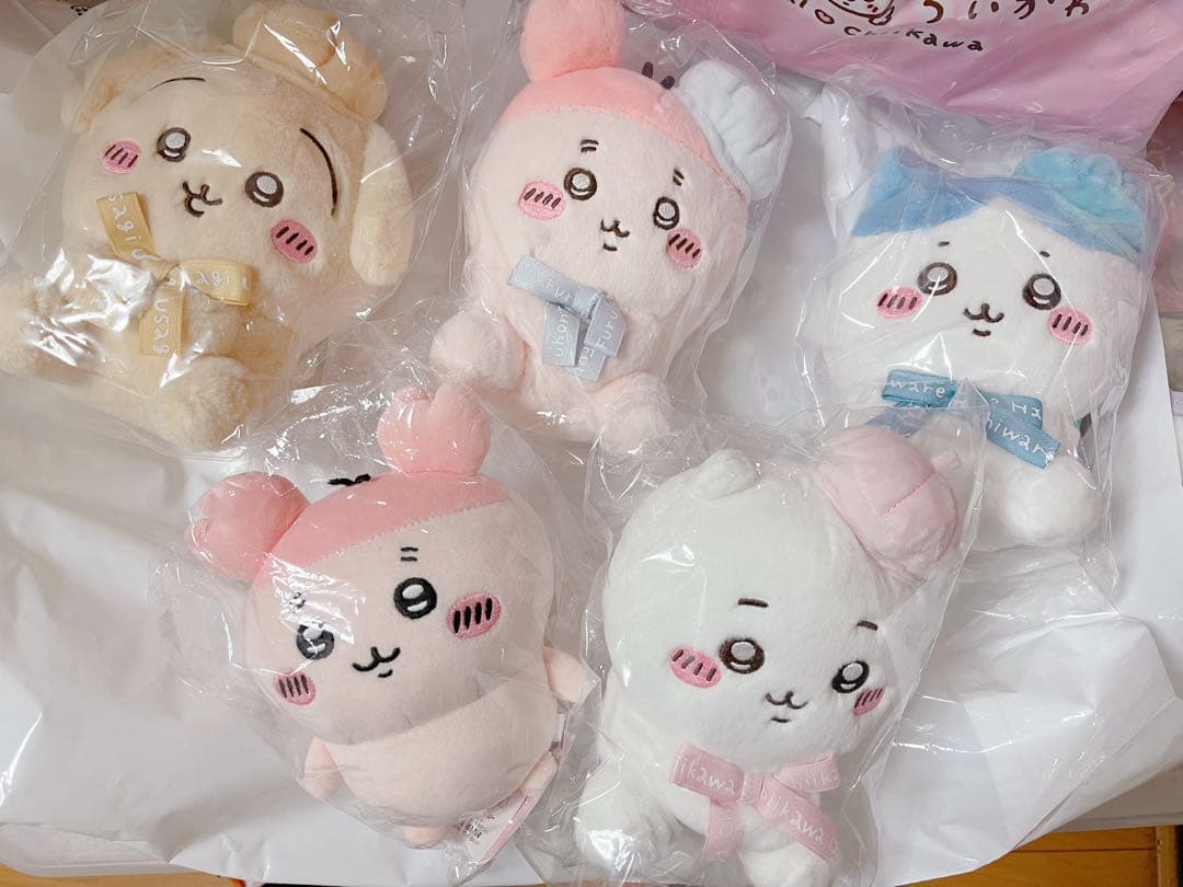 新宿 ちいかわ 東京みやげ お座りぬいぐるみ ハチワレ モモンガ うさぎ