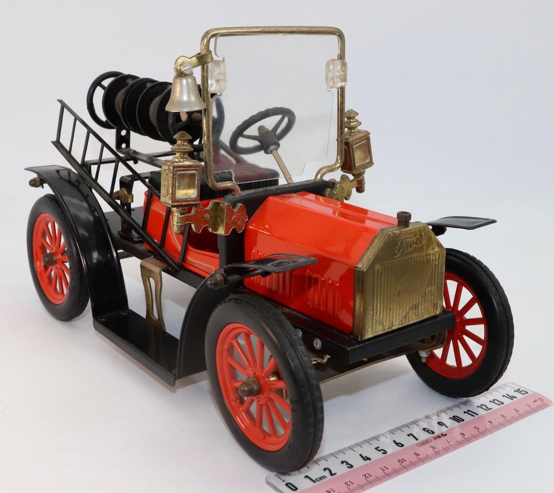 Country Kitchensとイギリスの金属模型自動車2台 - メルカリ