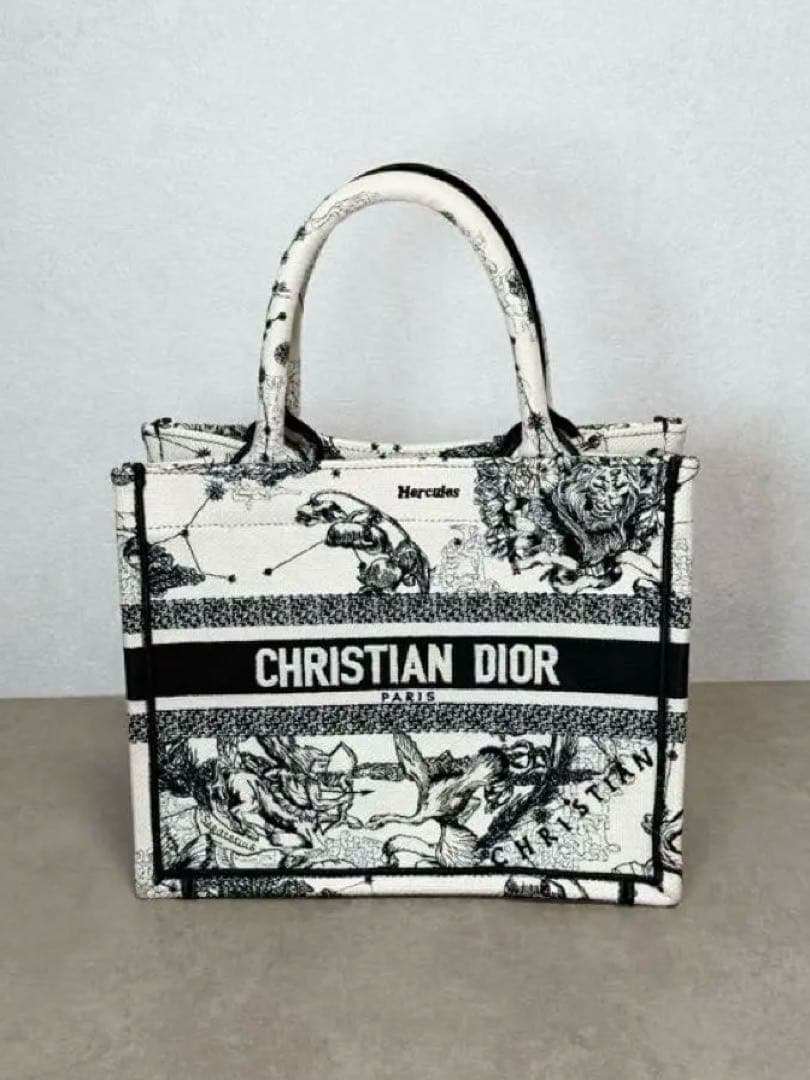 極美✨ ディオール ブックトート スモールバッグ ゾディアック エンブロイダリー DIOR | Dior Book Tote バッグ スモール Dior Zodiac エンブロイダリー