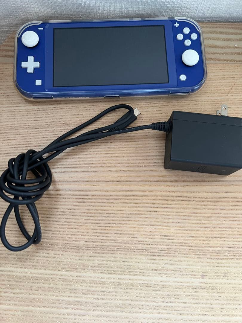 Nintendo Switch Lite 本体 青 充電器付き - メルカリ