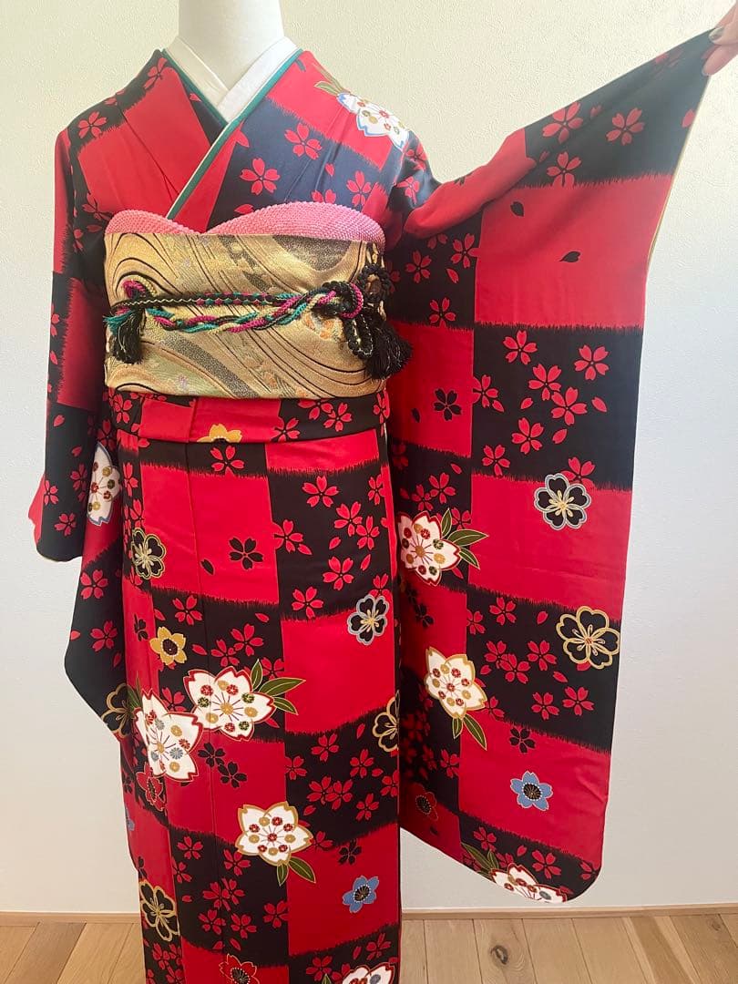 S*様 振袖　振袖フルセット　着物　市松　桜　金彩　美品 TAKAZENの振袖 /ピンク色/古典/桜柄/ 最新作高級古典 ピンク 桜柄 関芳