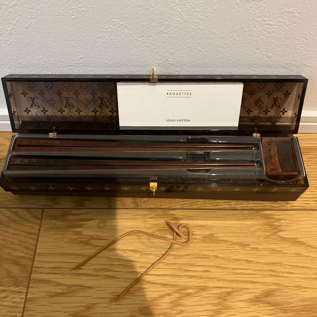 Louis Vuitton ルイヴィトン お箸&箸置きセット VIP限定品 LOUIS VUITTON（ルイ・ヴィトン） 箸＆箸置き 2膳セット ケース付き