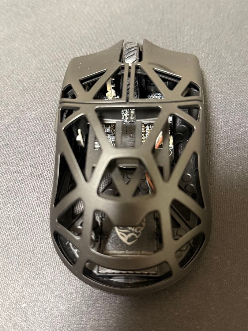 BeastX Pro 8K ブラック　穴なし