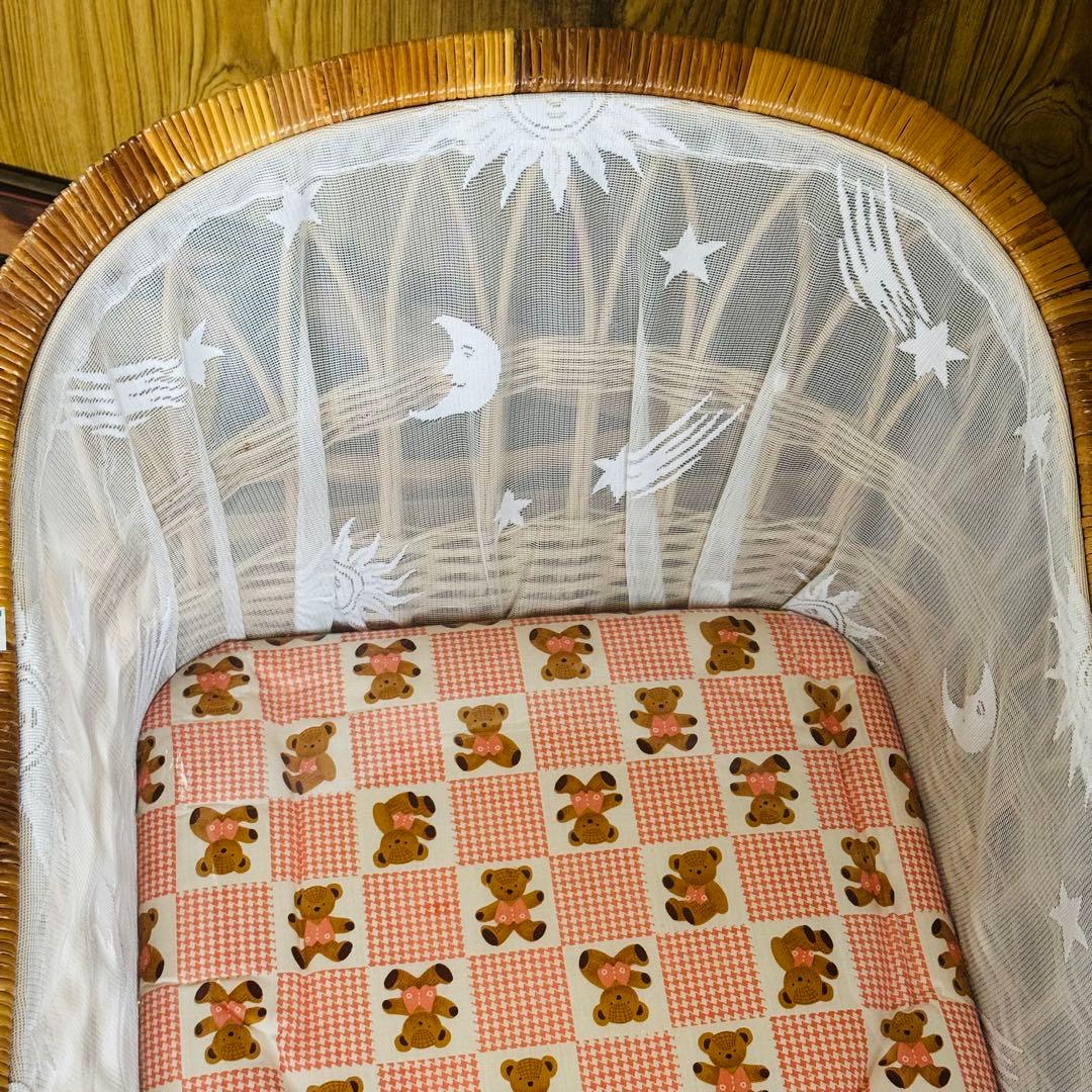 ラタン 籐 レース ベビーベッド ベビー家具 キャスター付き 防水マット付き