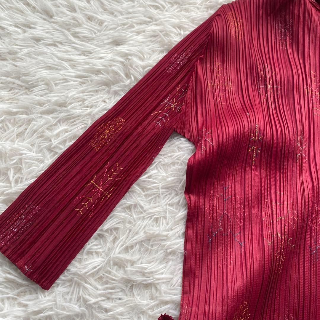 美品タグ付き プリーツプリーズ ブラウス リボン 赤 ボタン ボルドー L