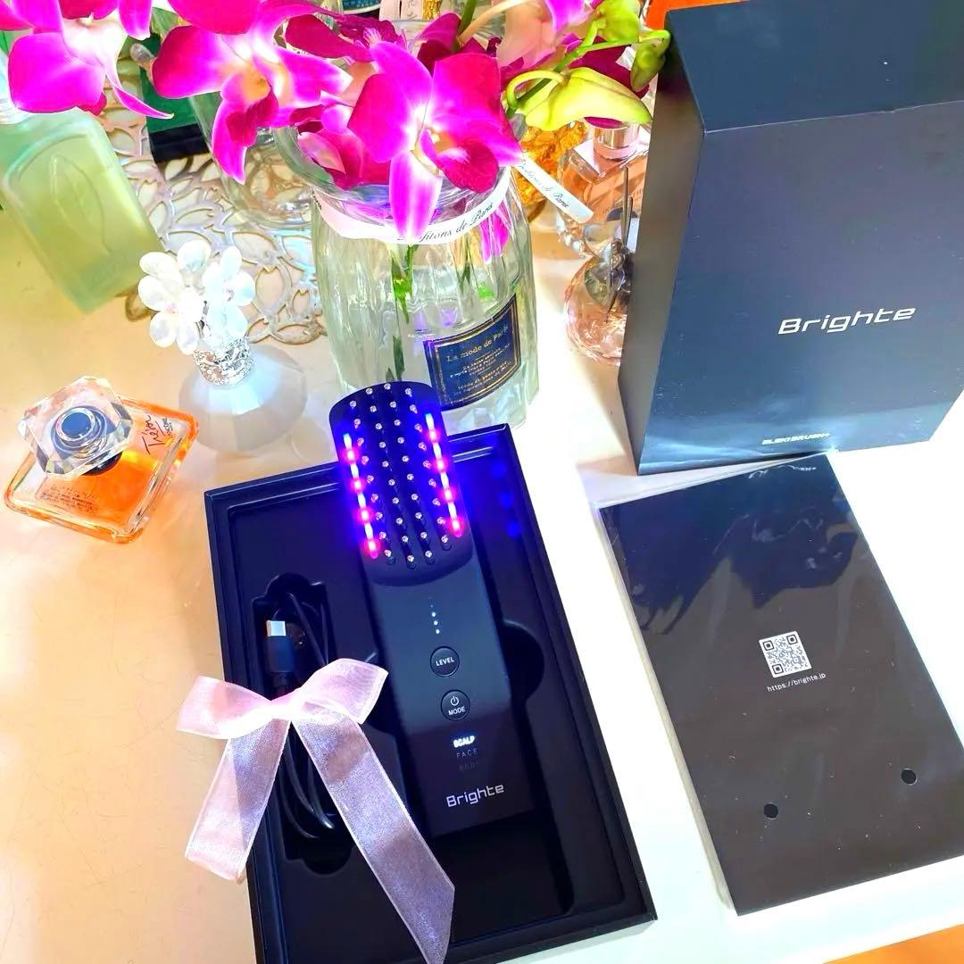 最新版　美品　ブライト　エレキブラシプラス Brighte（ブライト） エレキブラシ プラス ブラシ型 美顔器 頭皮ケア