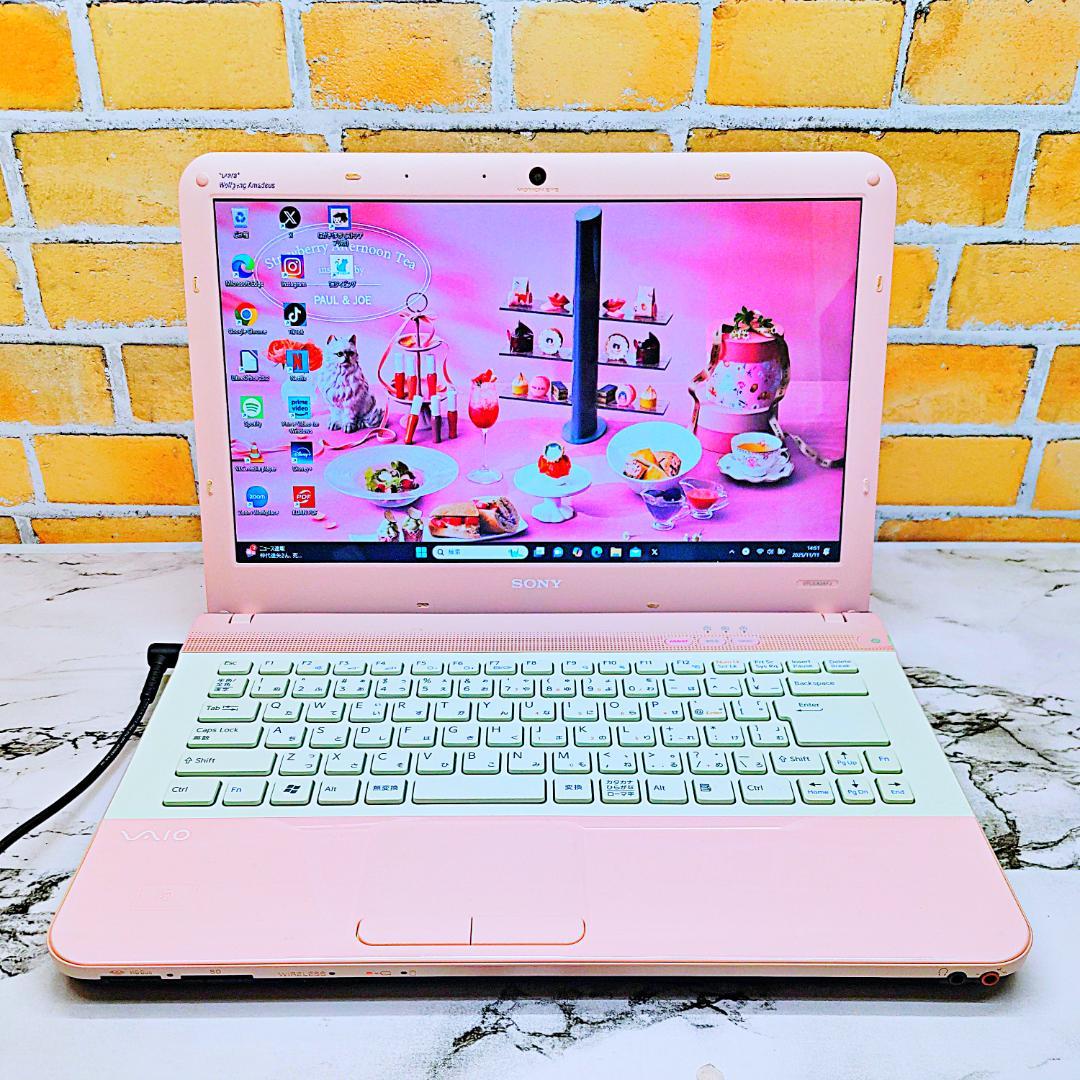 レアなミルキーピンク❤️爆速SSD✨面倒な初期設定済み☘️カメラ付