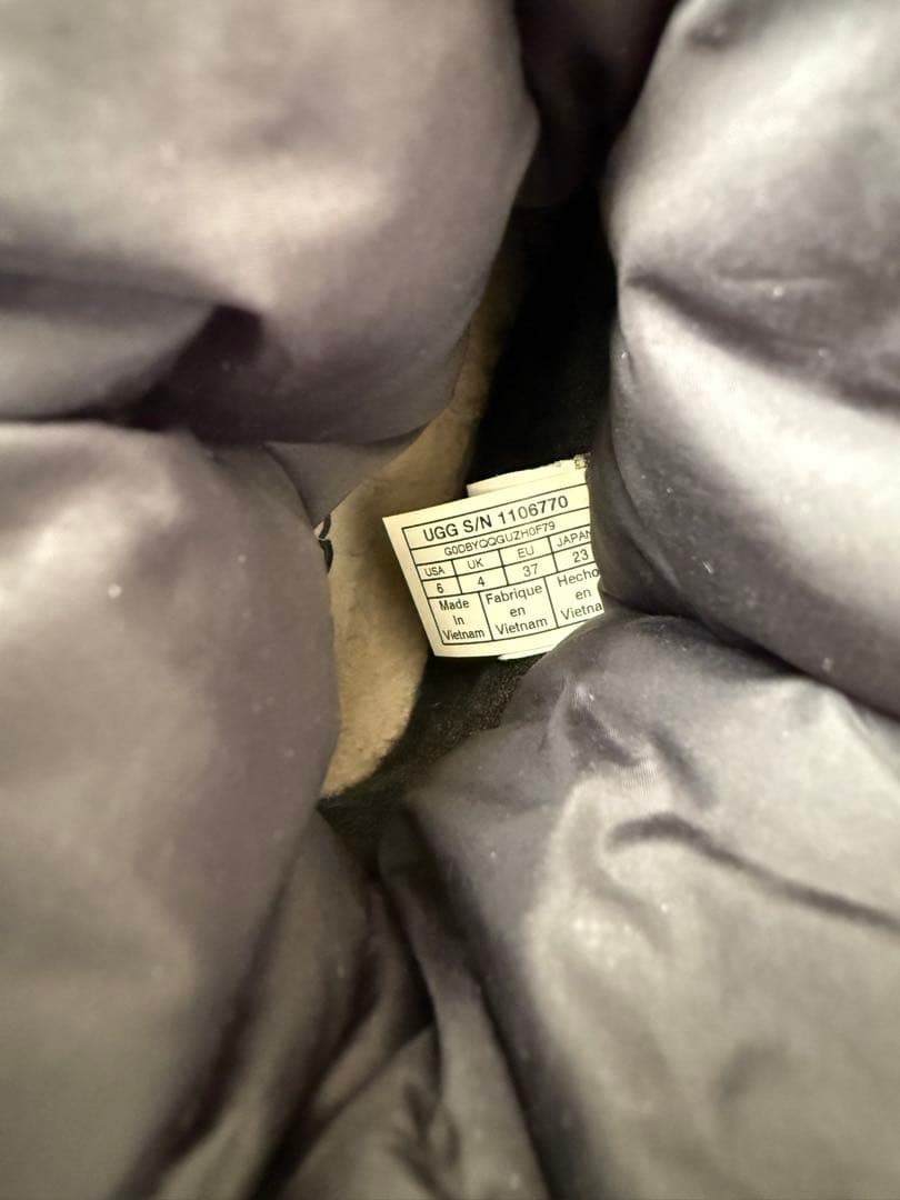 UGG 】ブラック ムートンブーツ【MONTARA】モンタラ ナイロン