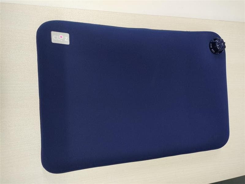 cloz クロッツ　やわらか湯たんぽ　座布団　湯たんぽ やわらか湯たんぽ 座布団タイプ クロッツ ヘルメット潜水 CLOZ 柔らか