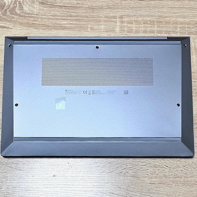 《極美品級》モバイルワークステーション！HP ZBook Firefly G8