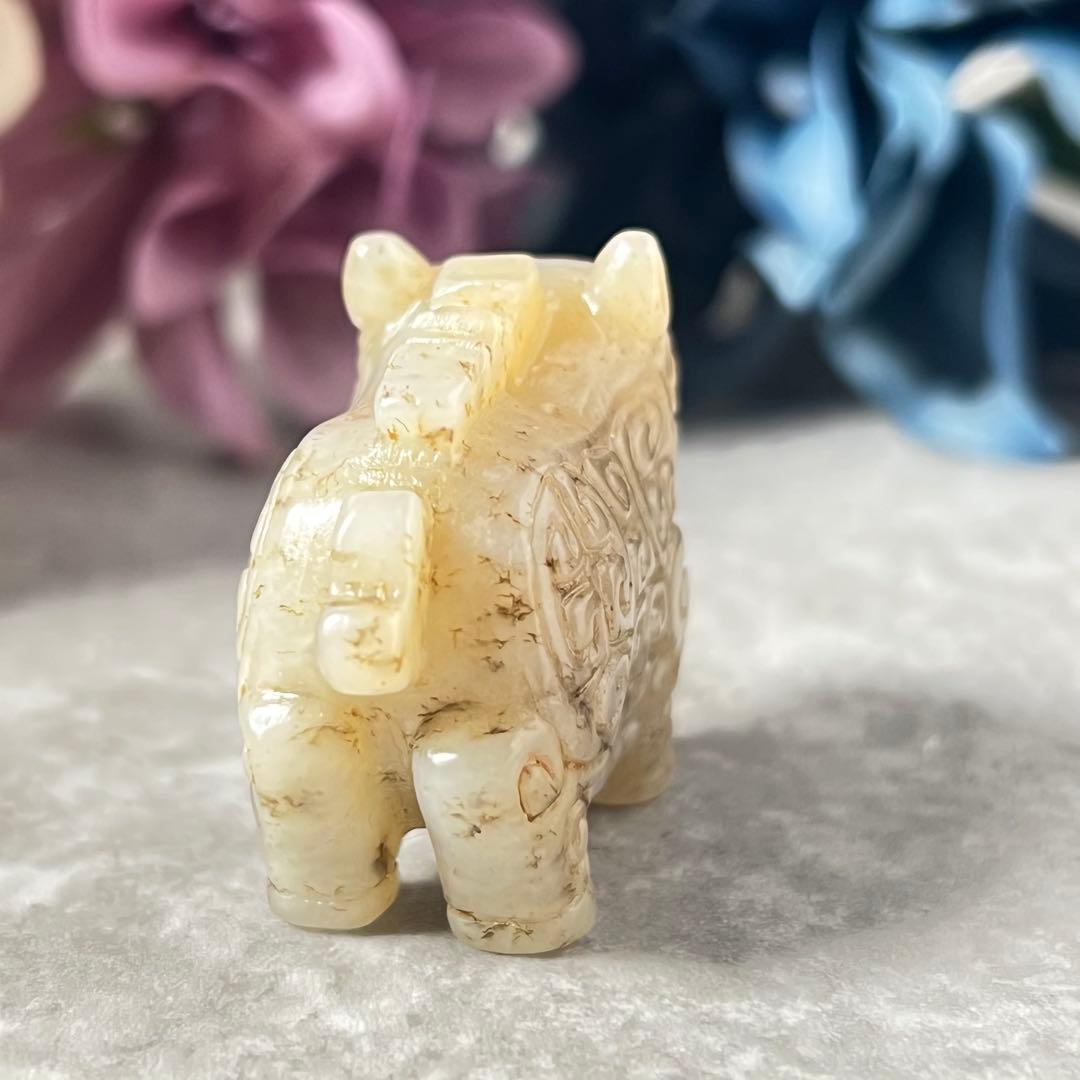 白玉饕餮文根付 提物 吊坠上衣 塑像 老玉 古玉 - メルカリ