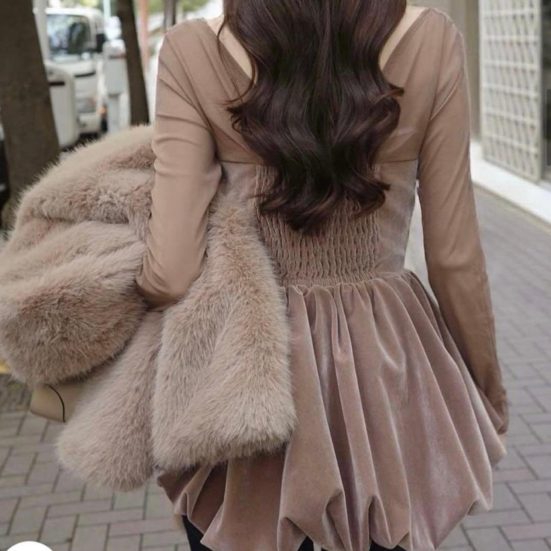 poláura ベロアビスチェバルーントップス 限定色モカ - メルカリ