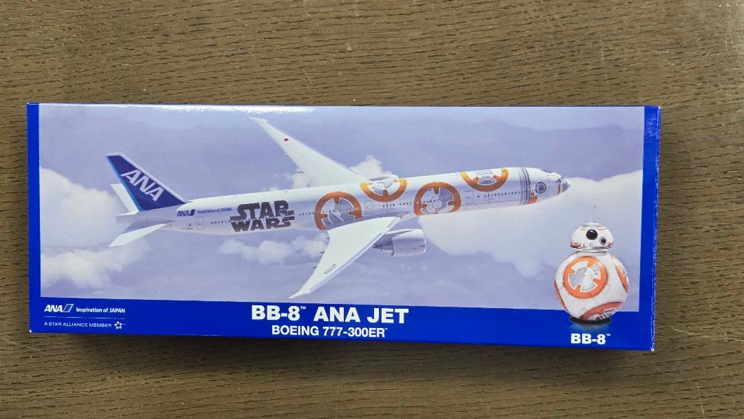 ANA BB-8 1/200 スターウォーズ BOEING 777 777-300ER 1:200 Diecast Model - Aviation 200 AV-BBOXSW003