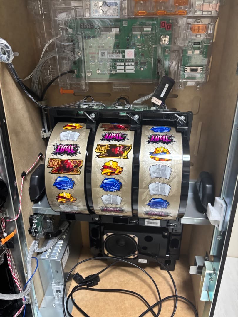 スマスロ デビルメイクライ 実機 データカウンターユニット付き - メルカリ